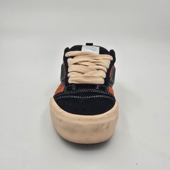 Athletic_Shoes